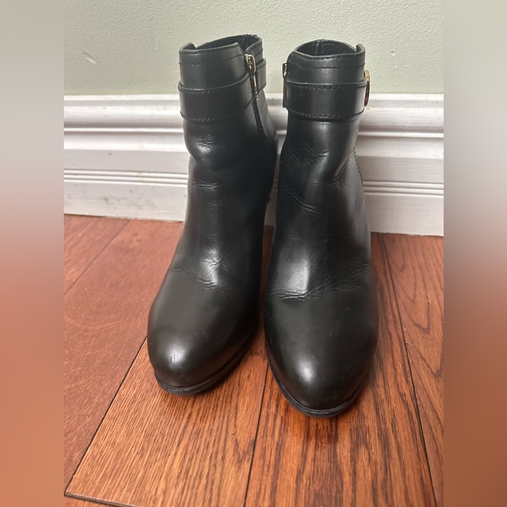 Tory Burch size 8.5